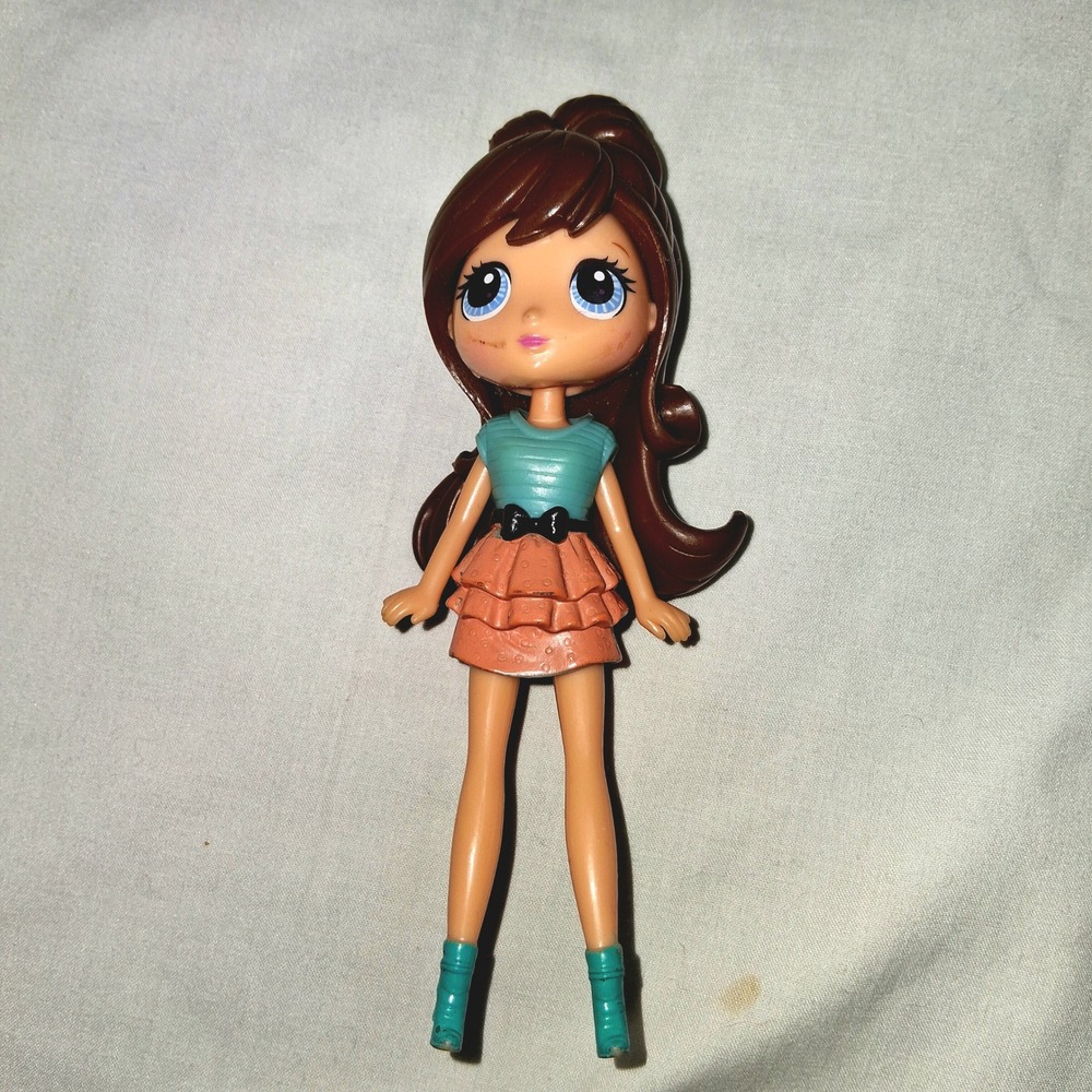 La Dee Da Doll Brown‎ Hair Blue Eyes Orange Skirt Green Boots Toy